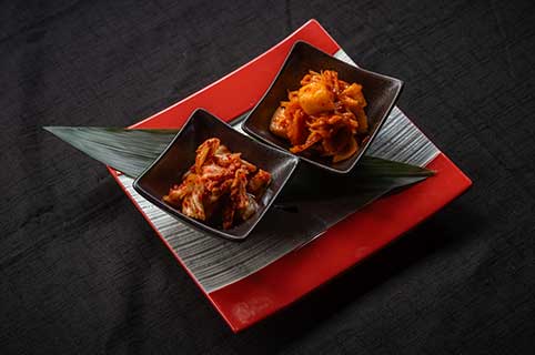 鶴橋のキムチ (盛り合わせor大根or白菜)