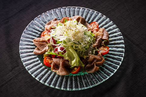 Japanese Salad with Seared Wagyu Beef and White Onion